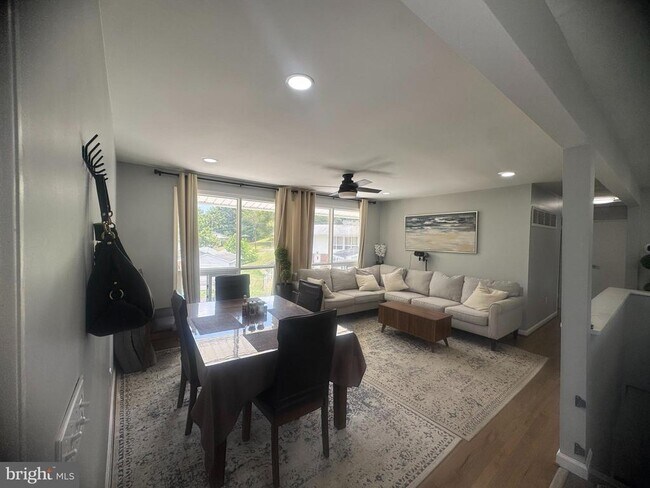 Building Photo - 6315 Willowood Ln