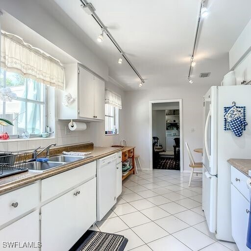 Building Photo - 650 S Golf Dr