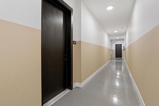 Building Photo - 4315 S Congress Ave