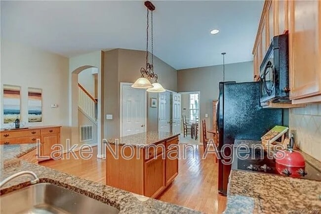 Building Photo - 17033 Calton Way Rd