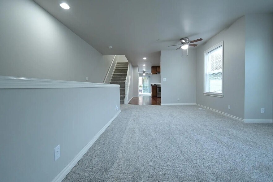 Building Photo - 321 Hardie Ave NW