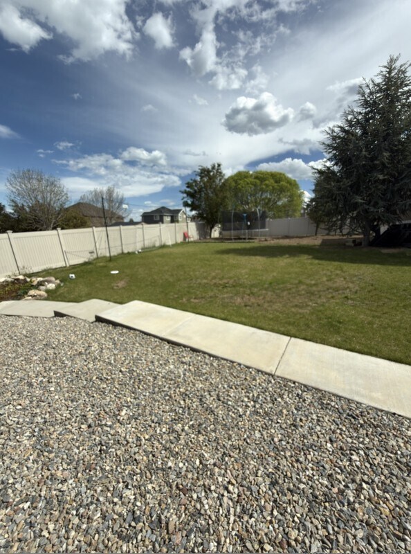Building Photo - 301 W Birch Dr