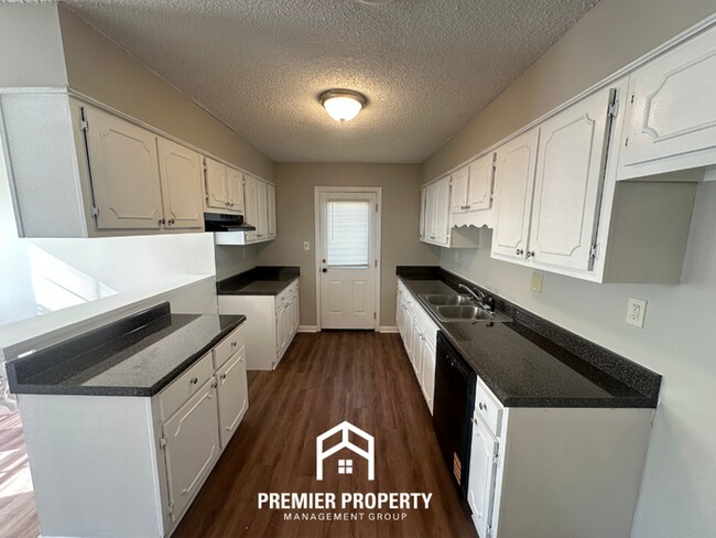 Building Photo - 4579 Blue Willow Rd