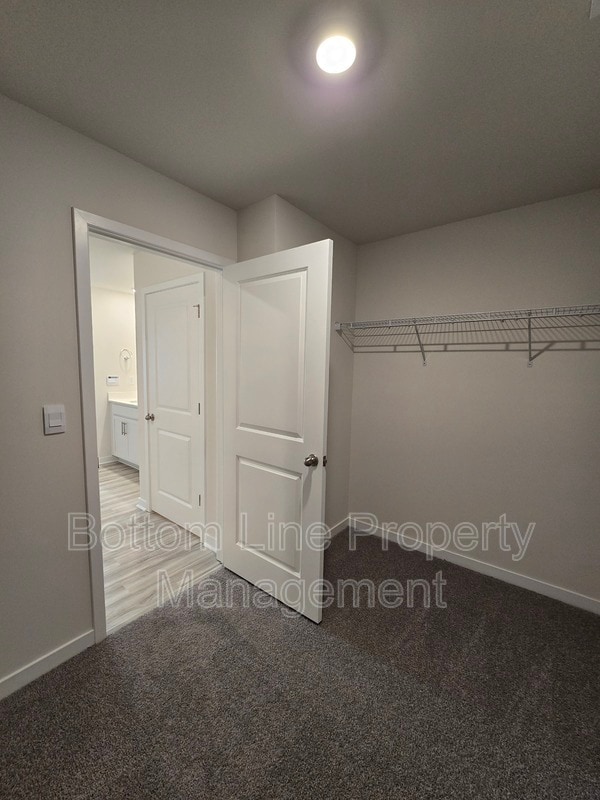 Building Photo - 549 Blackpool Ct