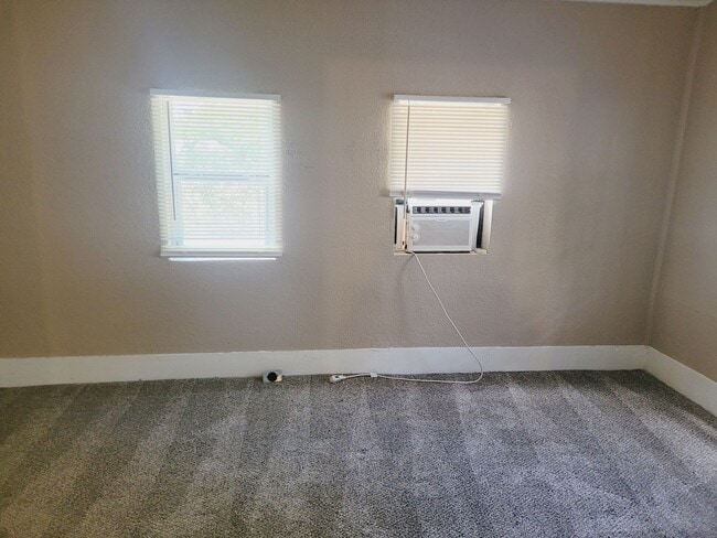 Building Photo - Awesome 1 bedroom | 1 bath apartment in historic home close to The PEARL!