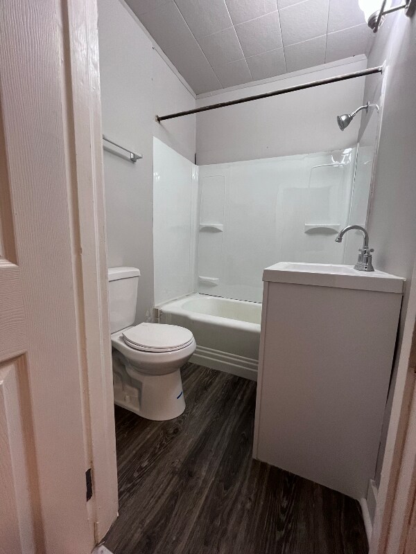 Building Photo - 5235 Woodland Ave