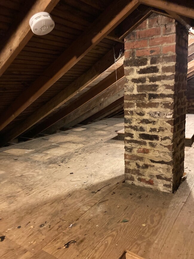 Building Photo - 108 S Main St