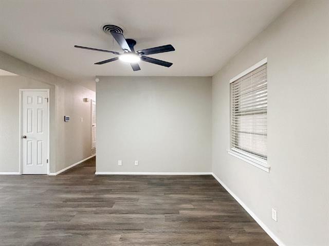 Building Photo - 549 NW Hillery St