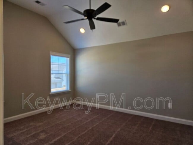 Building Photo - 3112 Venetian Dr