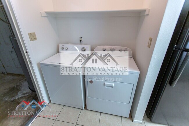 Building Photo - 7911 East Vía de Belleza