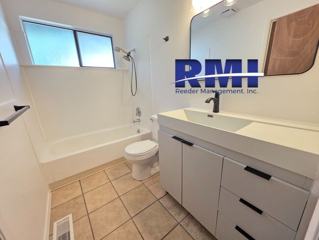 Building Photo - 3-bedroom Gem located in the Bethel Valley Community!
