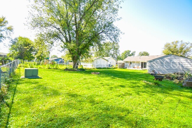 Building Photo - 2 Bedroom 2 Bath Home in Des Moines