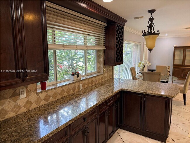 Building Photo - 1211 NE 27th Ave