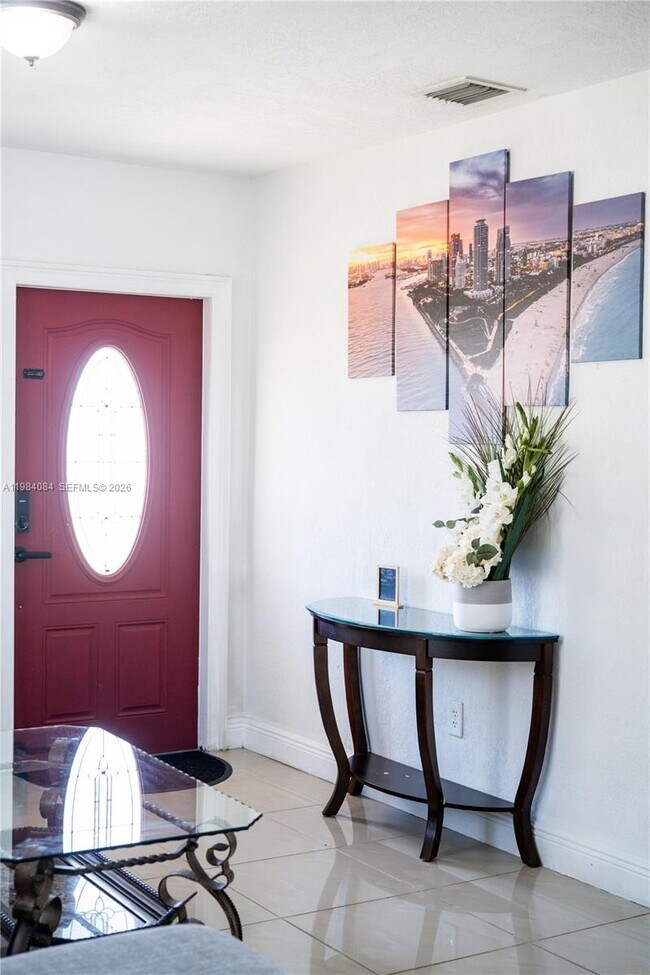 Building Photo - 690 E 10th Ave