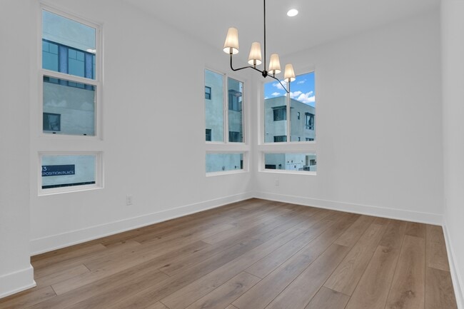 Building Photo - 2907 W Exposition Pl