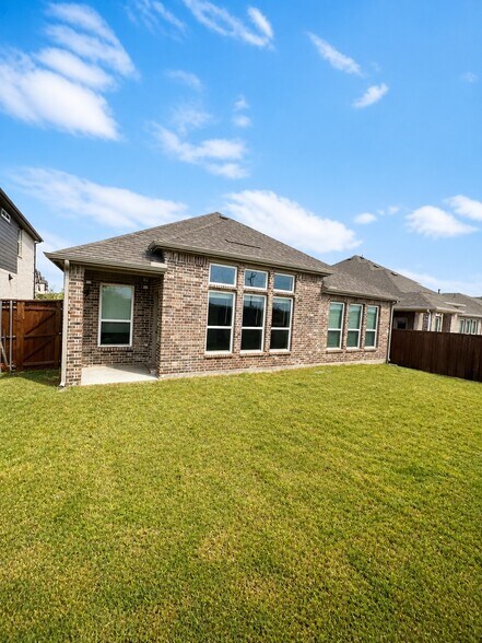 Building Photo - 5936 Mustang Creek Ln