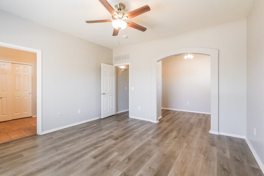 Building Photo - 485 E Placita Fanega