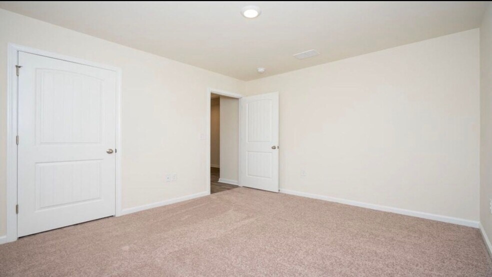 Building Photo - 512 Combine Dr