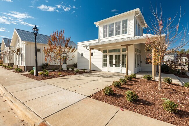 Building Photo - Available NOW! 4 Bed, 4 Bath in 751-South Neighborhood!