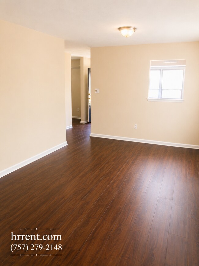 Building Photo - Amazing 3 Bedroom 2 Bathroom  Two-Story Single Family townhome located in the Nottingham-Westmore...