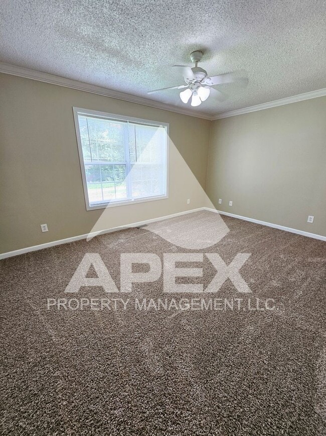 Building Photo - MOVE-IN SPECIAL!! NO RENT UNTIL MAY! - 3 Bd | 2 Ba Top Floor Condo in West Knoxville!