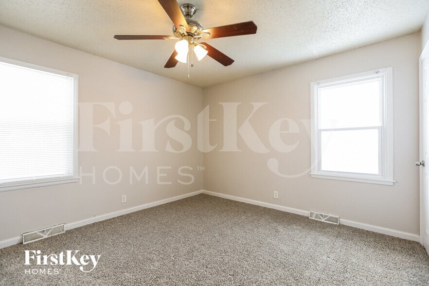 Building Photo - 9817 Hardesty Ave