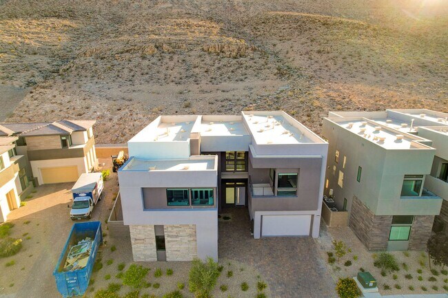 Building Photo - Mesa Ridge Luxury Oasis Feathertop