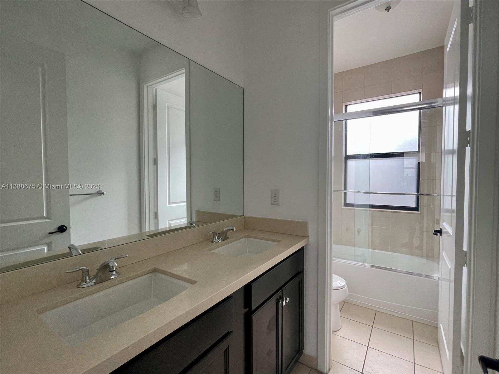 Building Photo - 3316 W 98th Pl
