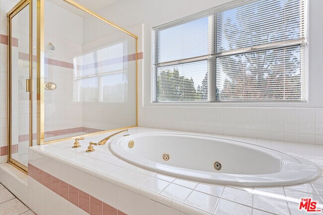 Building Photo - 24310 Belford Ct