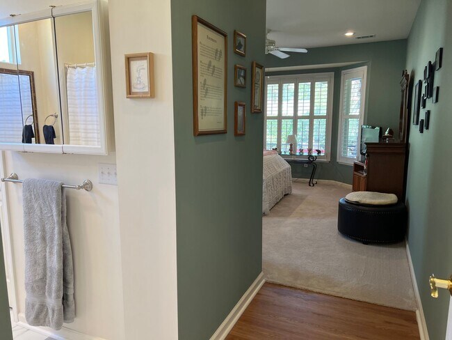 Building Photo - Two Bedroom, Two Bath UNFURNISHED Home in ...