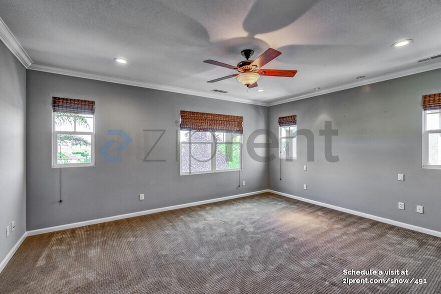 Building Photo - 833 Griffon Ct