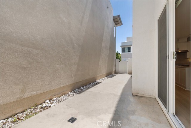 Building Photo - 136 Modjeska