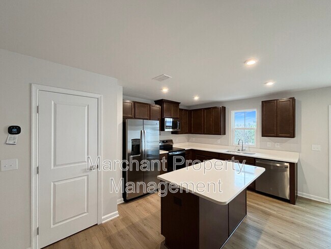 Building Photo - 305 Mancini Dr