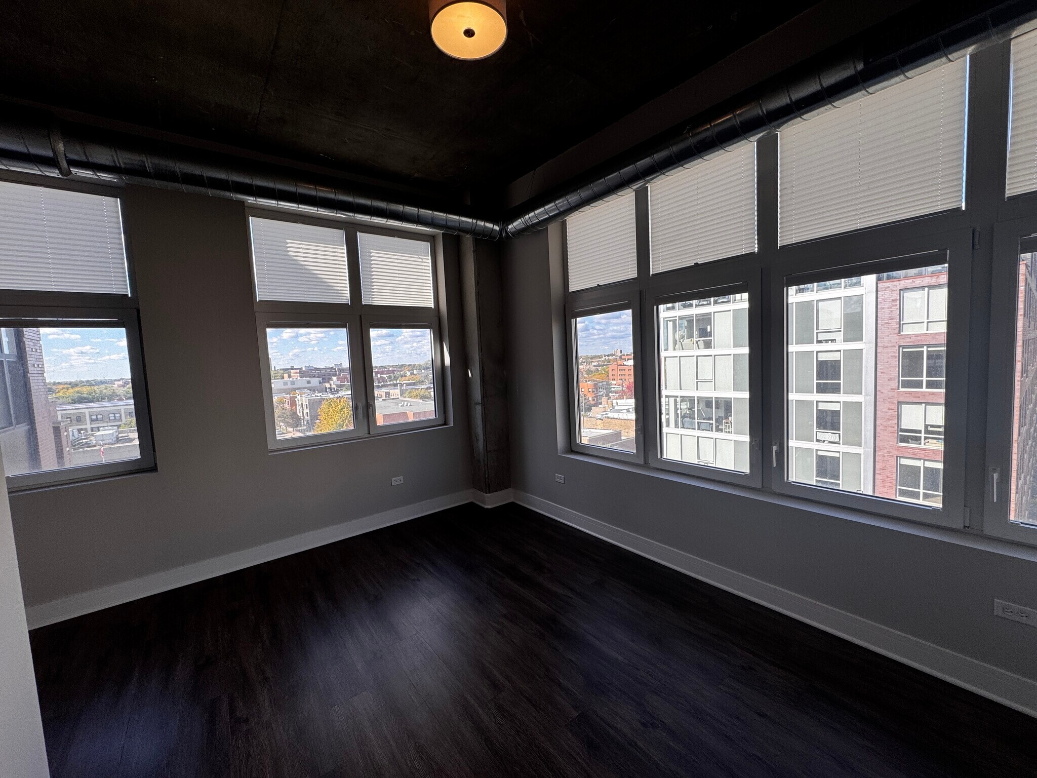 Building Photo - 3845 N Broadway St