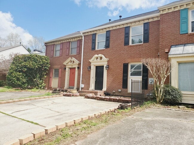 Building Photo - 520 Towergate Pl