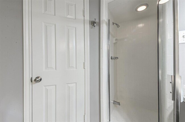 Building Photo - 4310 Brightwood Dr