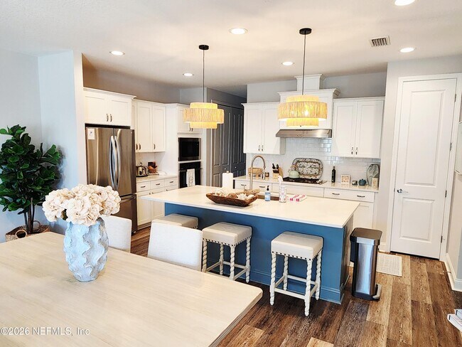 Building Photo - 34 Cabana Dr