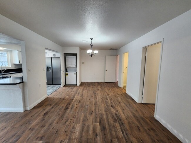 Building Photo - Renovated Beauty with a full-service Casita