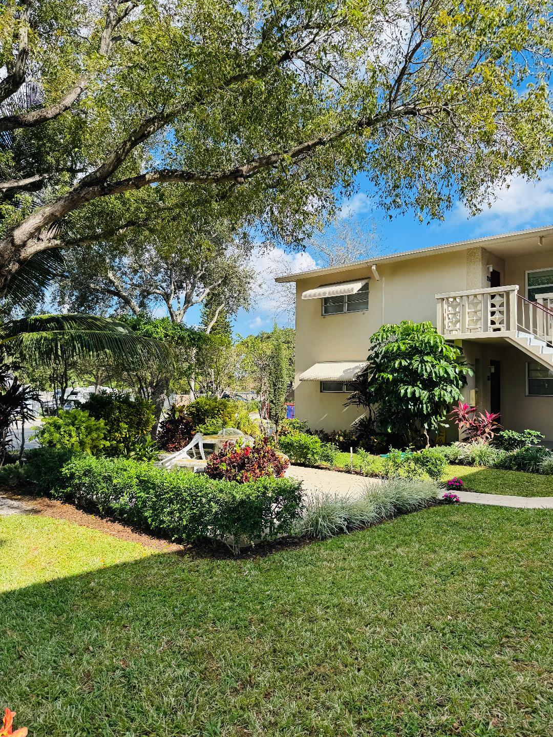 Building Photo - 606 S Center St