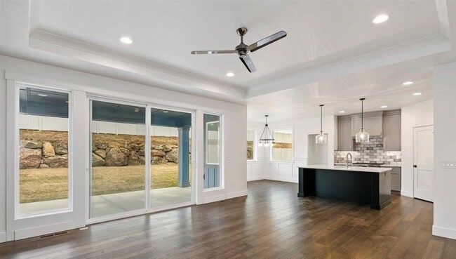 Building Photo - Beautiful 3 Bedroom/3 Bath home with 3 car garage in Beautiful Star, ID