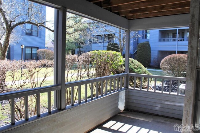 Building Photo - 1003 Woodhaven Dr