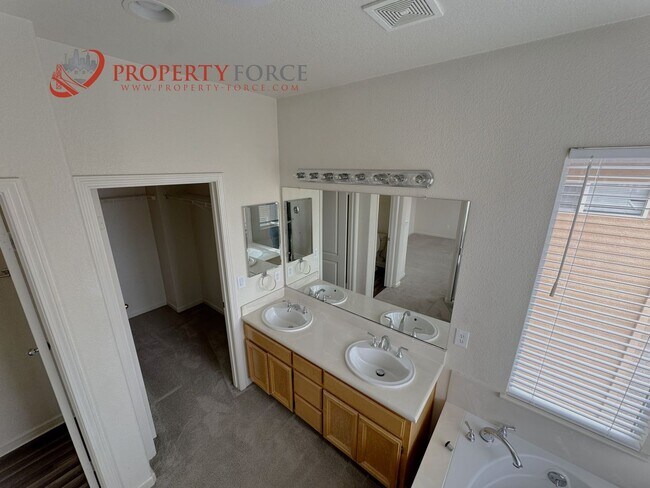 Building Photo - 31 Cymbidium Cir