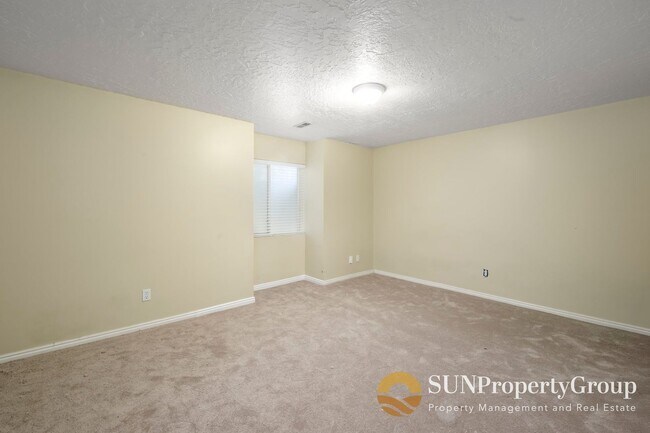 Building Photo - 1316 Kodiak Way