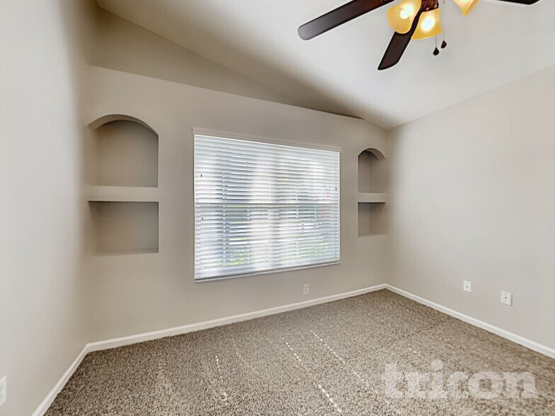 Building Photo - 301 Misty Oaks Run