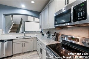Building Photo - 8252 Breezy Cv
