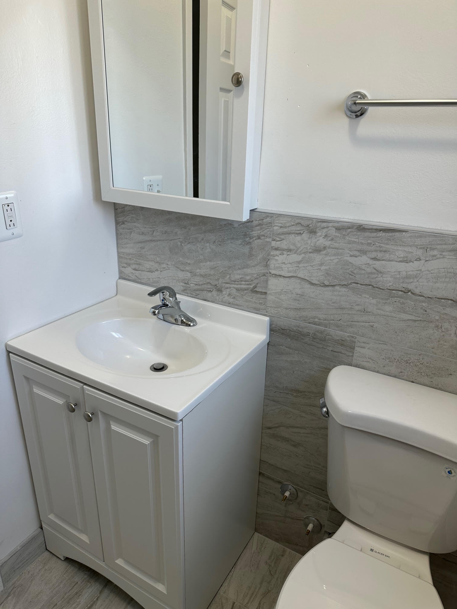 Building Photo - 1400 Carol St