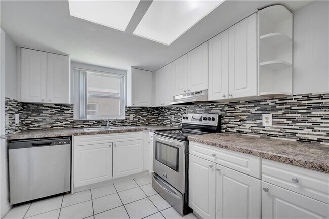 Building Photo - 9942 Turf Way