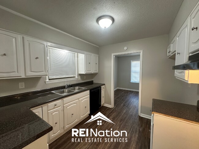 Building Photo - JUST RENOVATED! 4BR/2BA Memphis Stunner | 2-Car Garage & Fenced Yard!