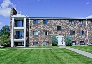 Building Photo - 341 Prairiewood Cir S