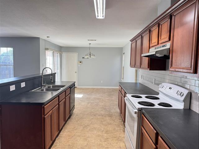Building Photo - 6909 Planters Row Dr